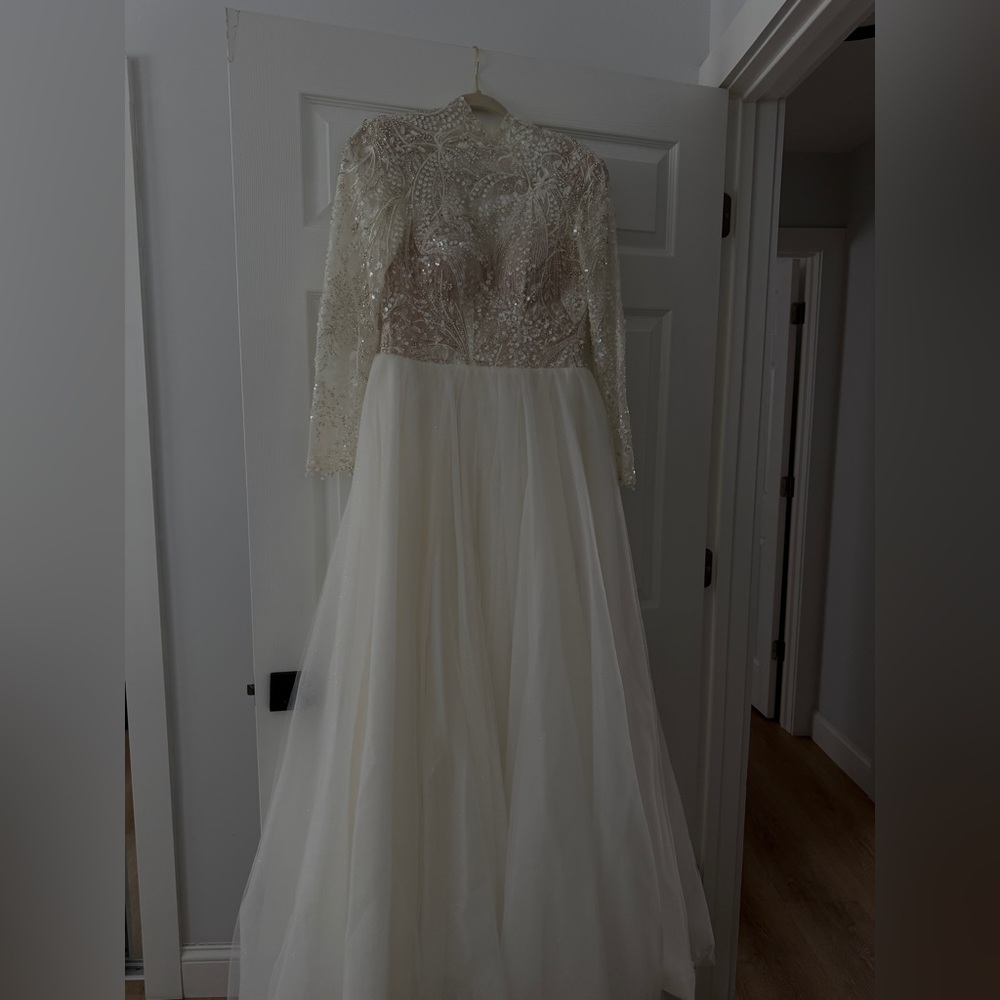 Elegant Lace Long Sleeve Wedding Dress